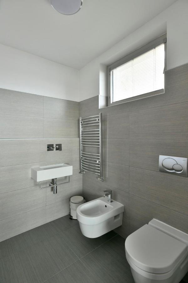 River View Apartments Hotel ブラチスラヴァ エクステリア 写真