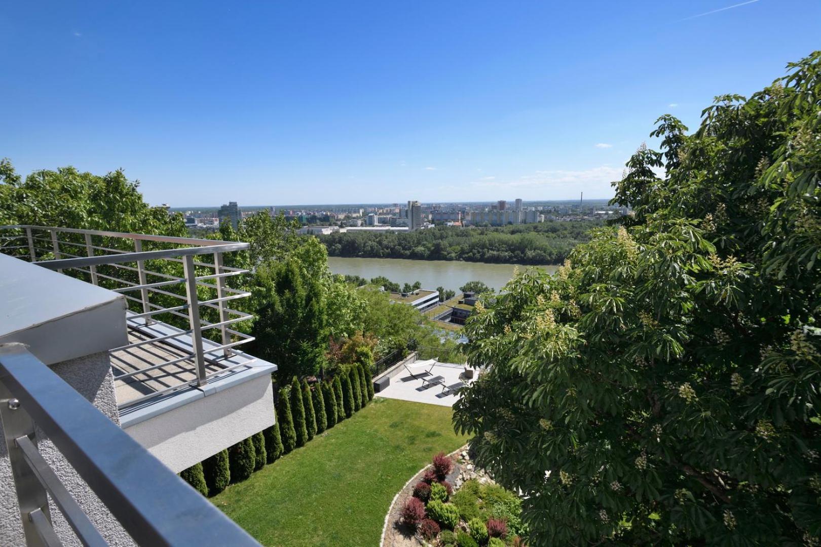 River View Apartments Hotel ブラチスラヴァ エクステリア 写真